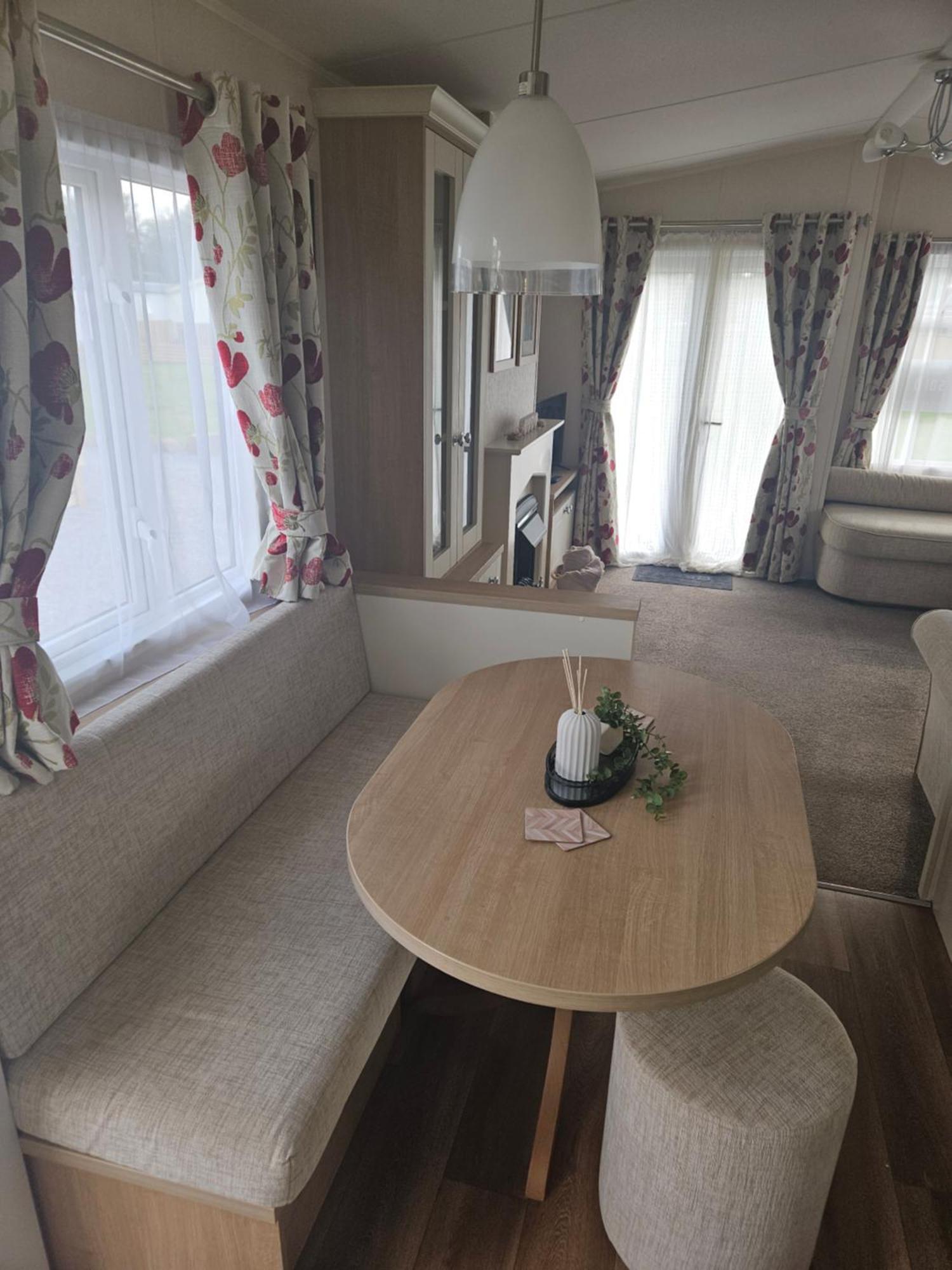Lytham Luxe 6 Birth Caravan Weeton  Exterior photo
